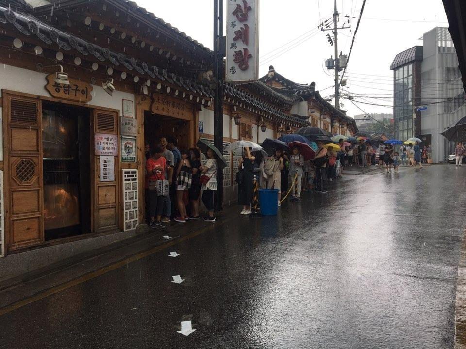 【Gyeongbokgung Must Eat】The Unmimicable Taste: An Honest review of Tosokchon Samgyetang (Korean Ginseng Chicken Soup)